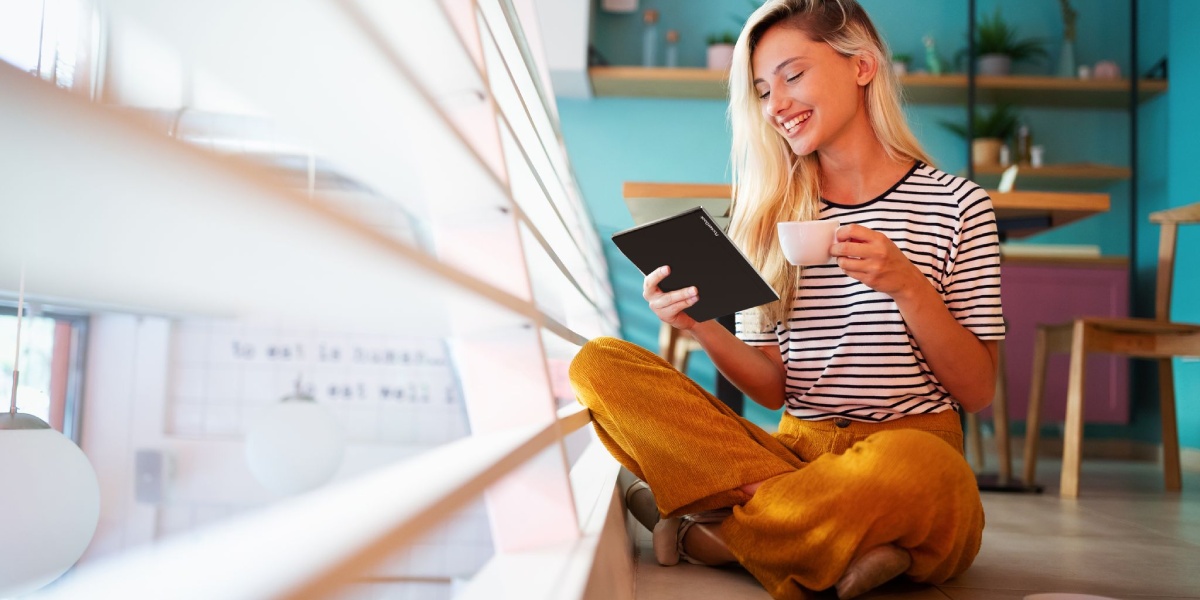 PocketBook Viva - gamă completă de culori și toate caracteristicile audio posibile pentru un e-reader